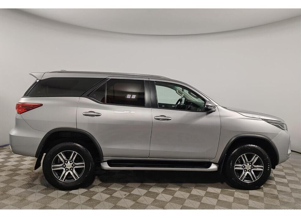 Toyota Fortuner 2.8d AT (200 л.с.) 4WD