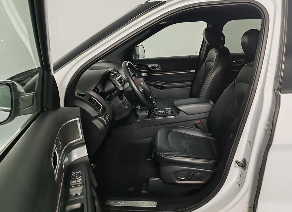 Ford Explorer 3.5 AT (249 л.с.) 4WD