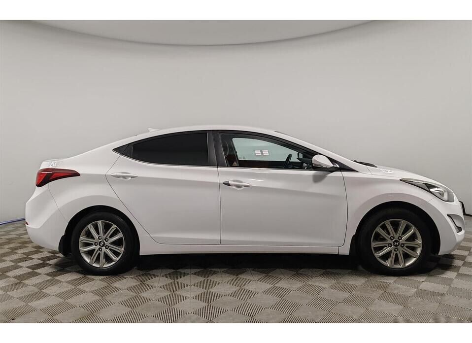Hyundai Elantra 1.8 AT (150 л.с.)
