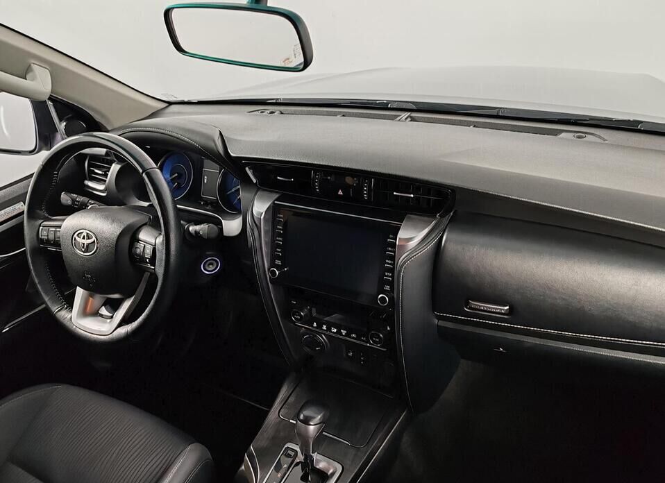 Toyota Fortuner 2.8d AT (200 л.с.) 4WD