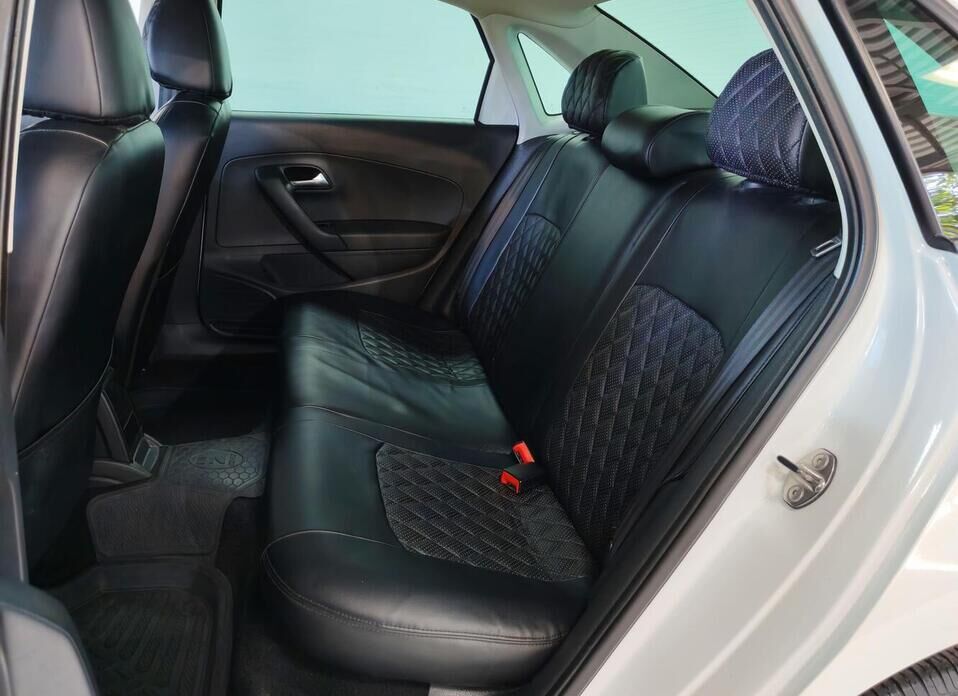 Volkswagen Polo 1.6 AT (110 л.с.)