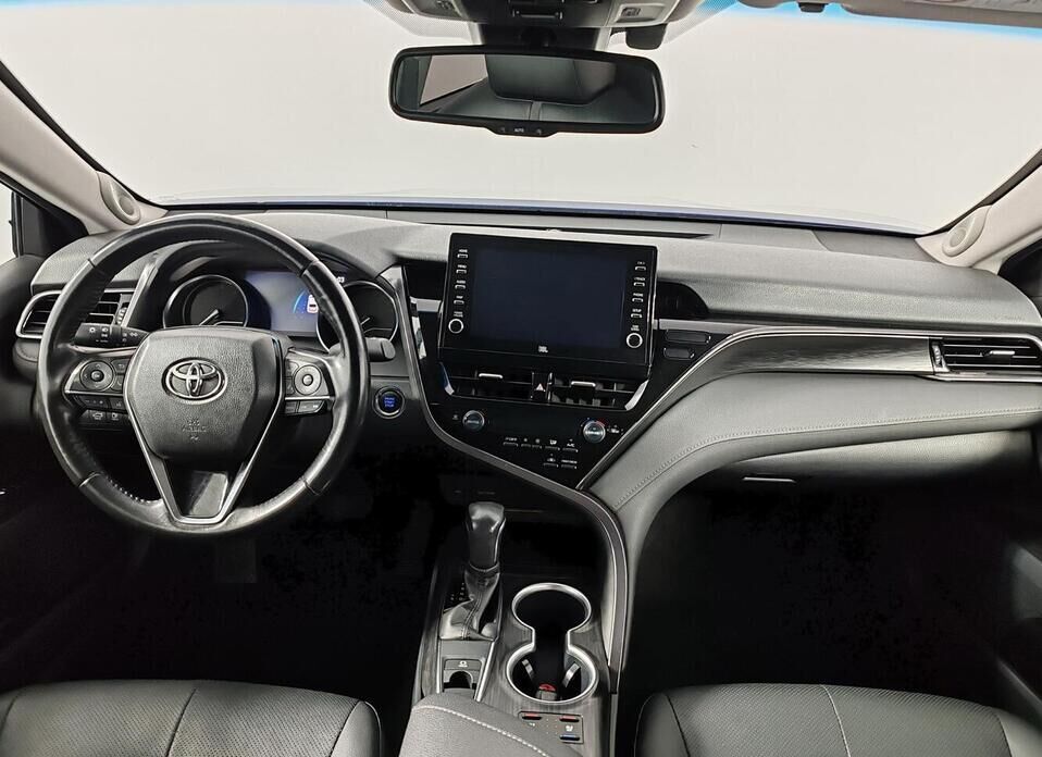 Toyota Camry 2.5 AT (200 л.с.)