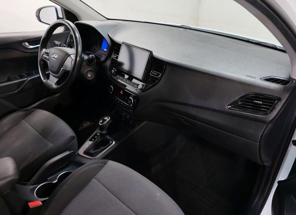 Hyundai Solaris 1.6 AT (123 л.с.)