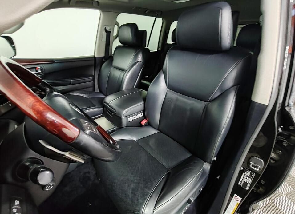 Lexus LX 570 5.7 AT (367 л.с.) 4WD