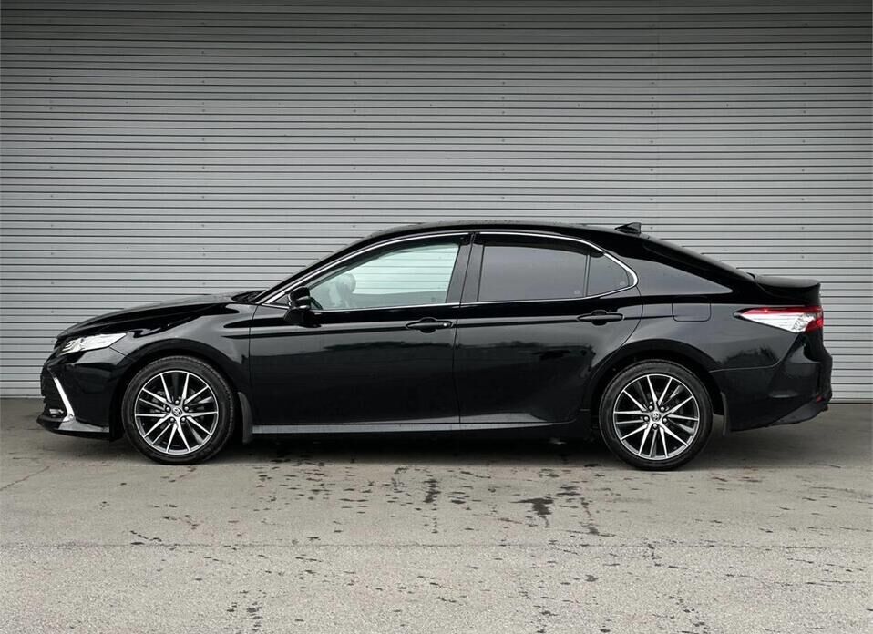 Toyota Camry 2.5 AT (200 л.с.)