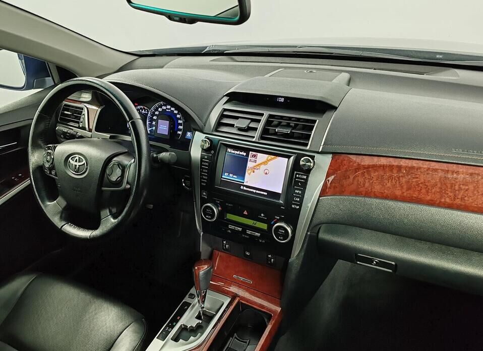 Toyota Camry 3.5 AT (249 л.с.)