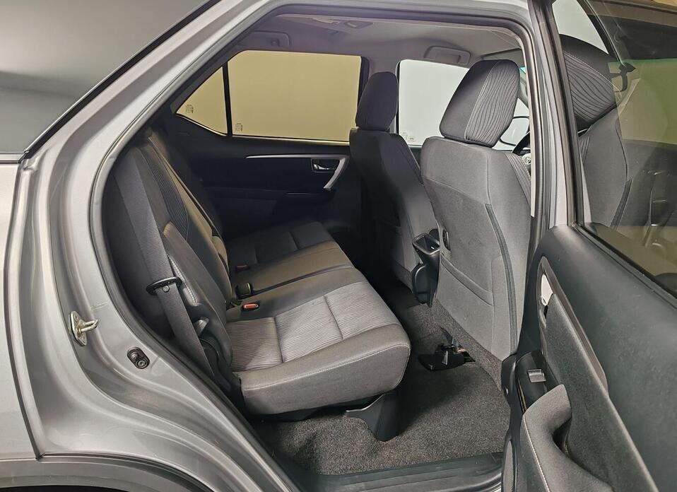 Toyota Fortuner 2.8d AT (200 л.с.) 4WD
