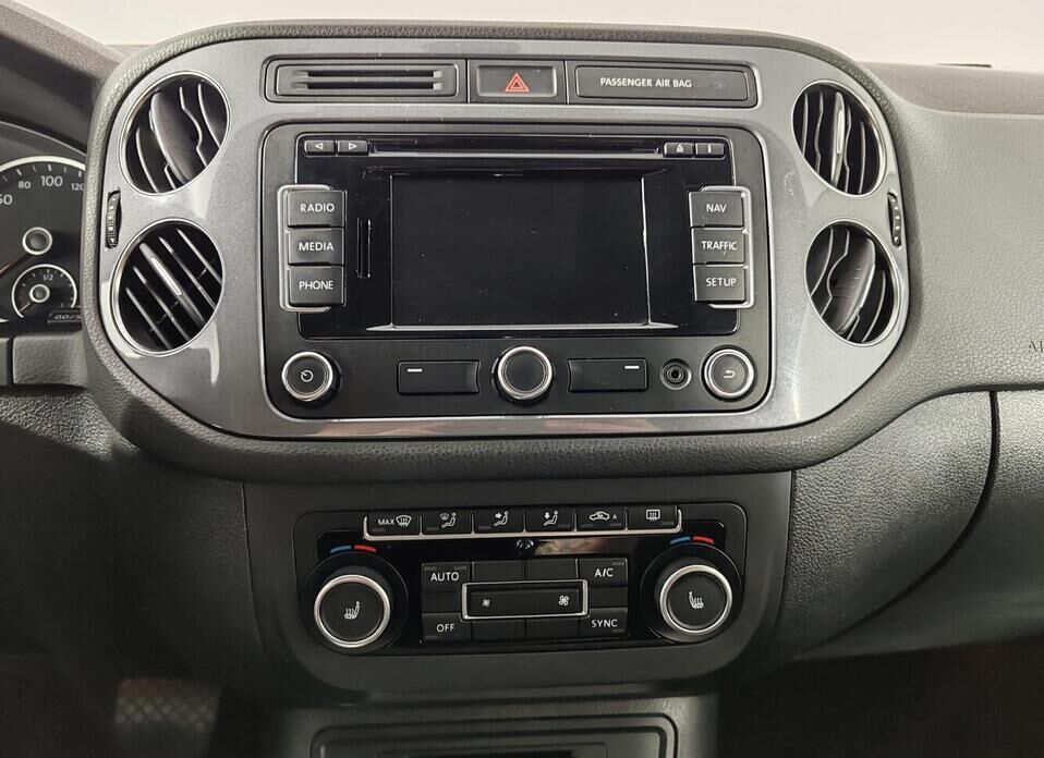 Volkswagen Tiguan 2.0 AT (170 л.с.) 4WD