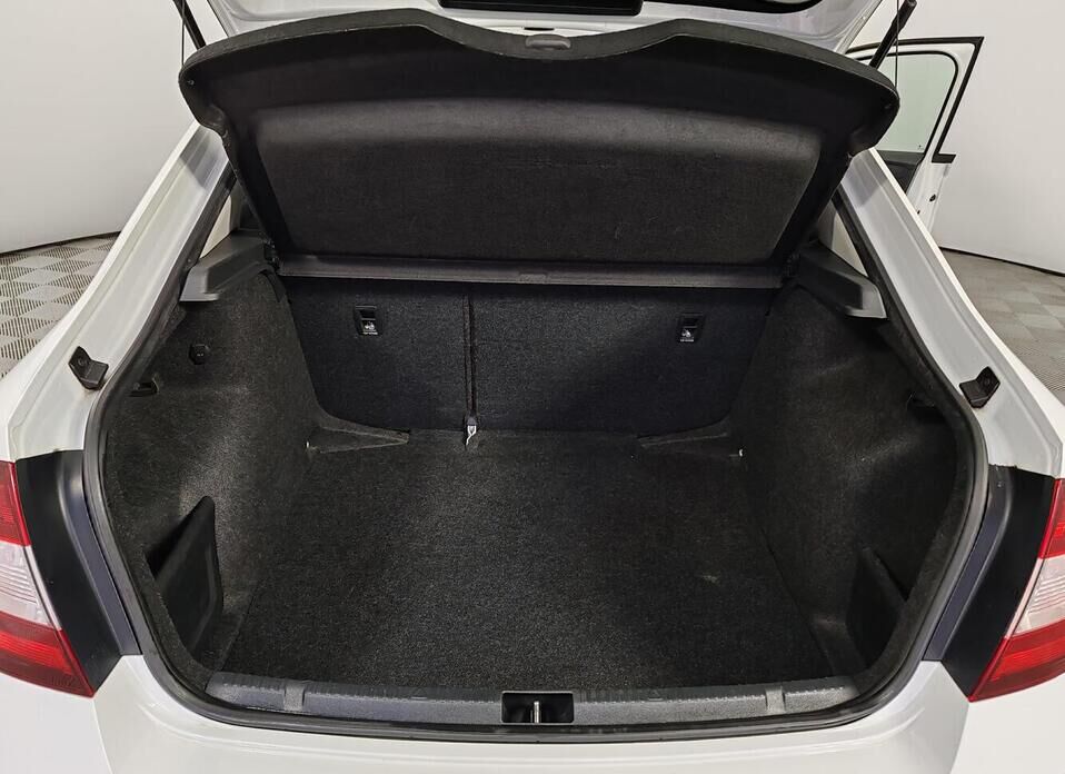 Skoda Rapid 1.6 AT (110 л.с.)