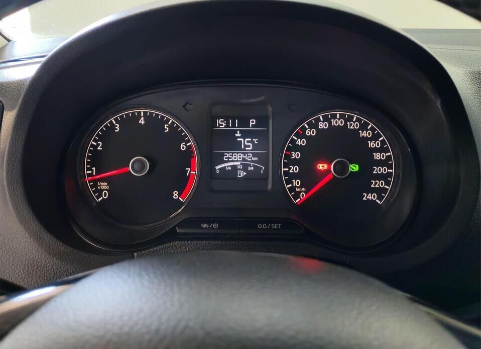 Volkswagen Polo 1.6 AT (110 л.с.)