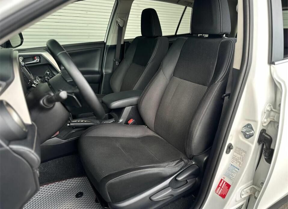 Toyota RAV4 2.2d AT (149 л.с.) 4WD