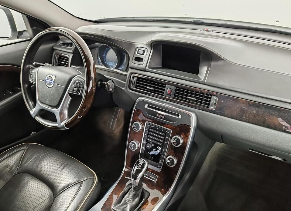 Volvo XC70 2.4d AT (215 л.с.) 4WD
