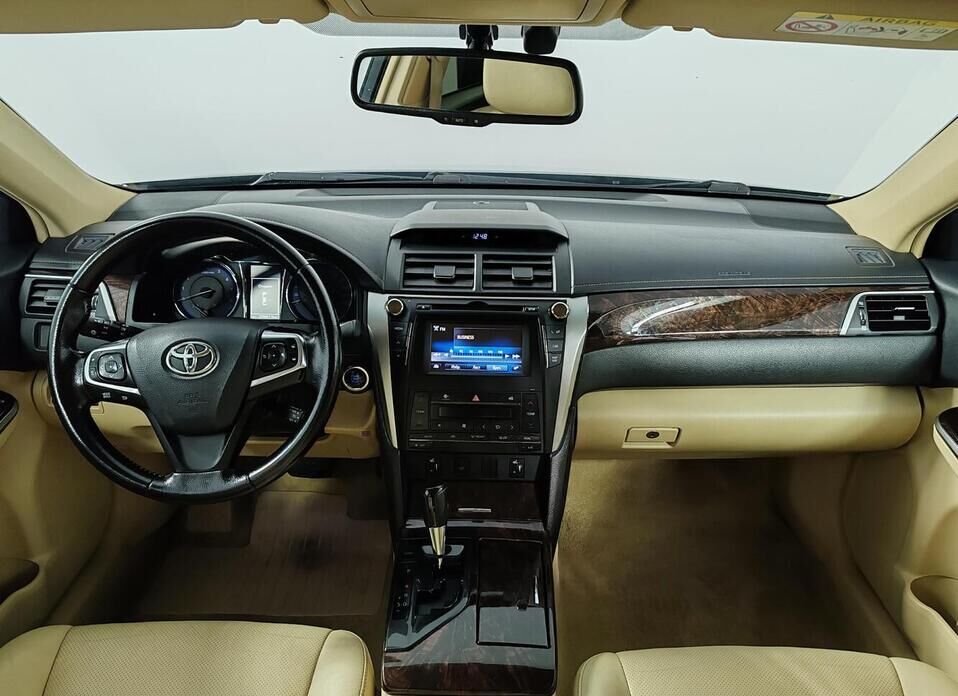 Toyota Camry 2.5 AT (181 л.с.)