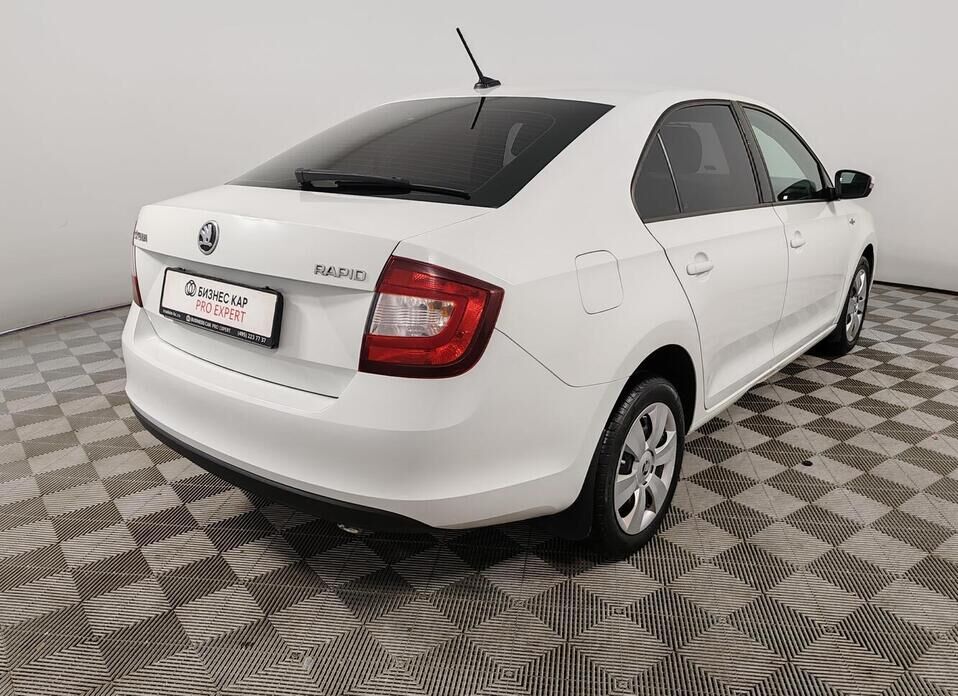 Skoda Rapid 1.6 AT (110 л.с.)