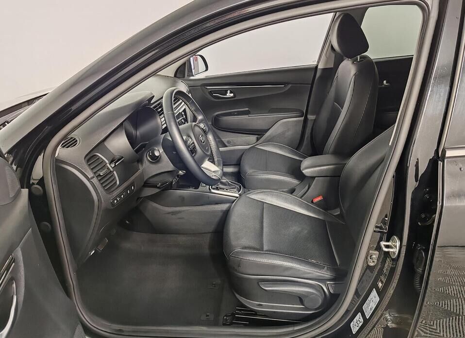 Kia Rio X-Line 1.6 AT (123 л.с.)