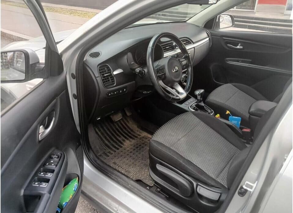 Kia Rio X-Line 1.6 AT (123 л.с.)