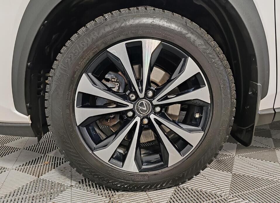 Lexus NX 200 2.0 CVT (150 л.с.)