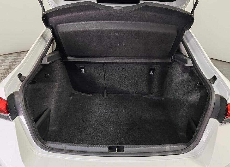 Skoda Rapid 1.6 MT (90 л.с.)