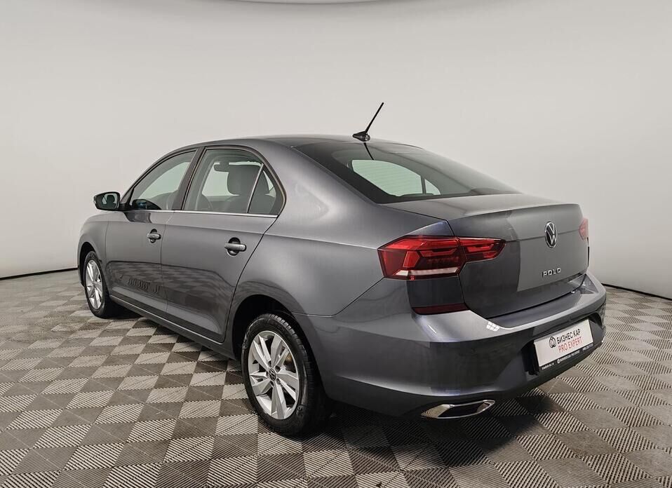 Volkswagen Polo 1.6 AT (110 л.с.)