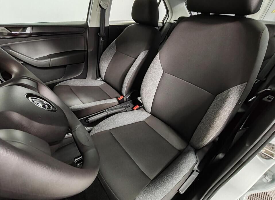 Skoda Rapid 1.6 MT (90 л.с.)