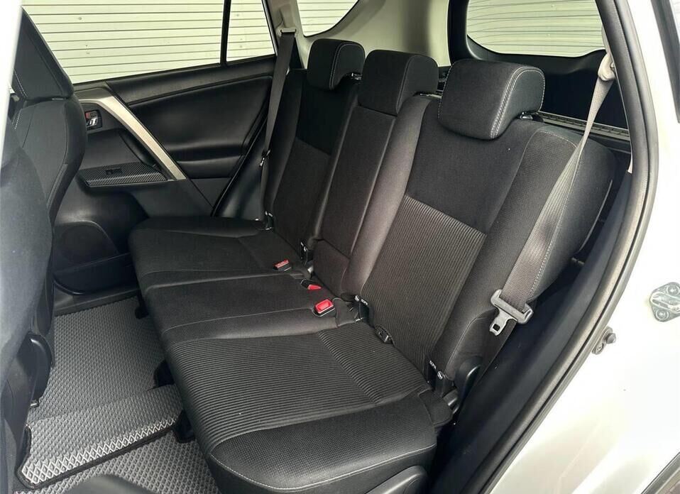 Toyota RAV4 2.2d AT (149 л.с.) 4WD