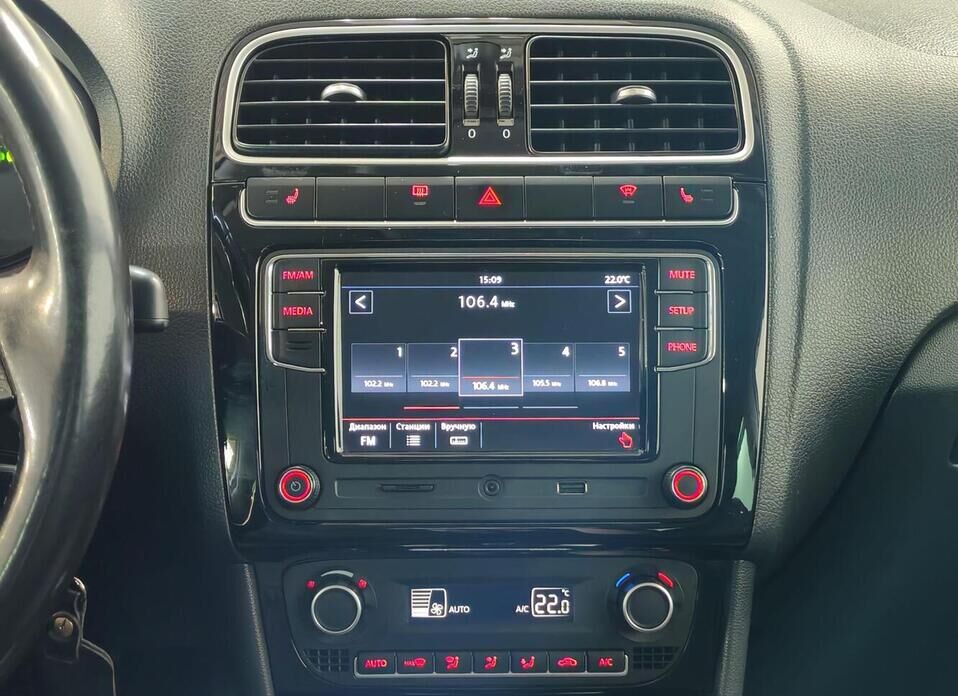Volkswagen Polo 1.6 AT (110 л.с.)