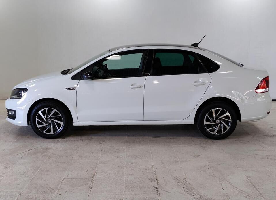 Volkswagen Polo 1.6 AT (110 л.с.)