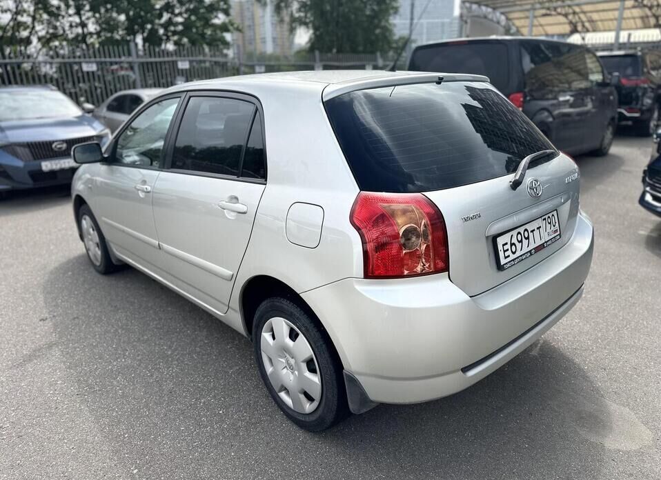 Toyota Corolla 1.6 AT (110 л.с.)
