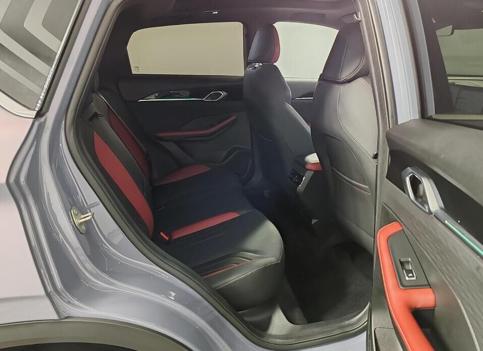 Geely Coolray 1.5 AMT (150 л.с.)