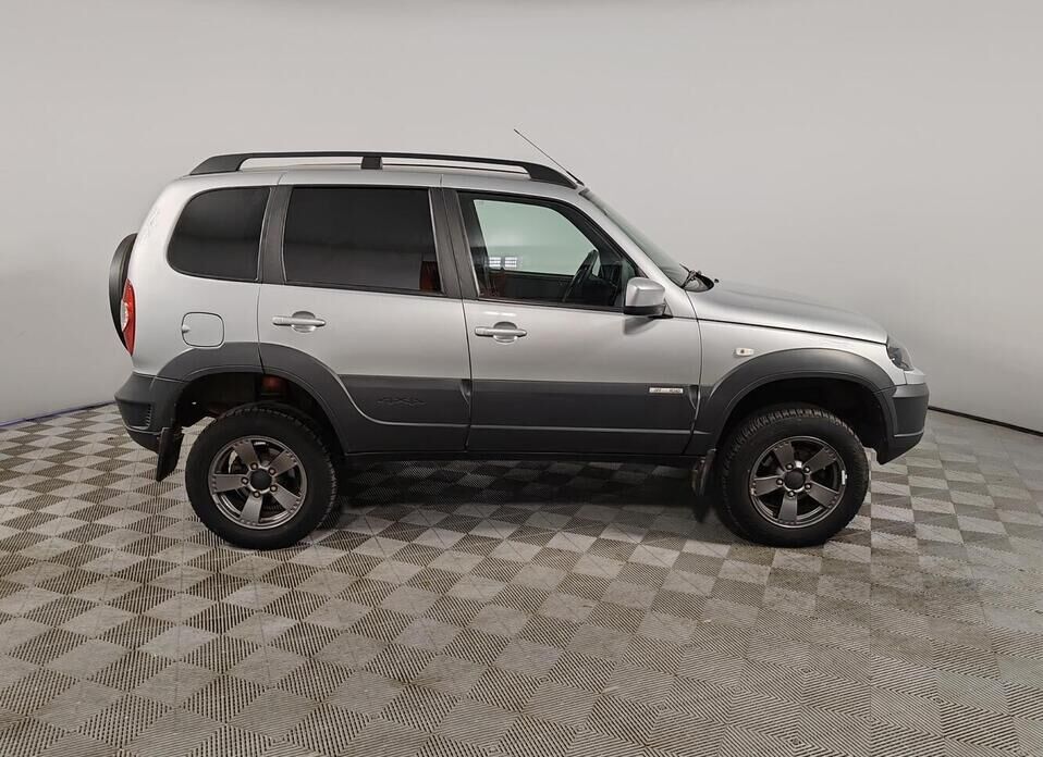 Chevrolet Niva 1.7 MT (80 л.с.) 4WD