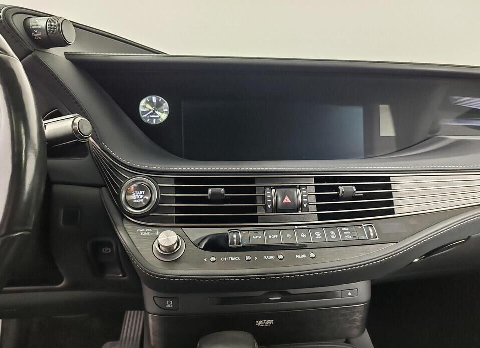 Lexus LS 500 3.4 AT (421 л.с.) 4WD