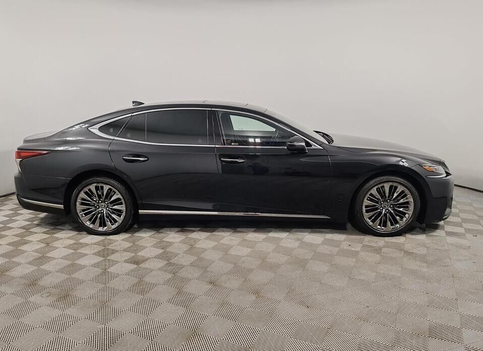 Lexus LS 500 3.4 AT (421 л.с.) 4WD