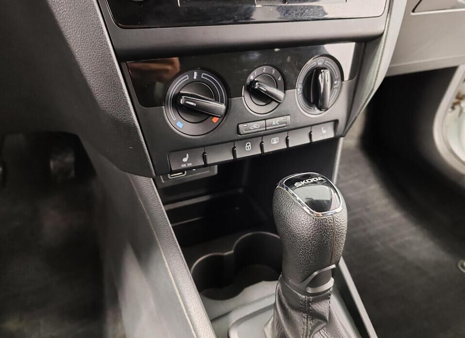 Skoda Rapid 1.6 AT (110 л.с.)