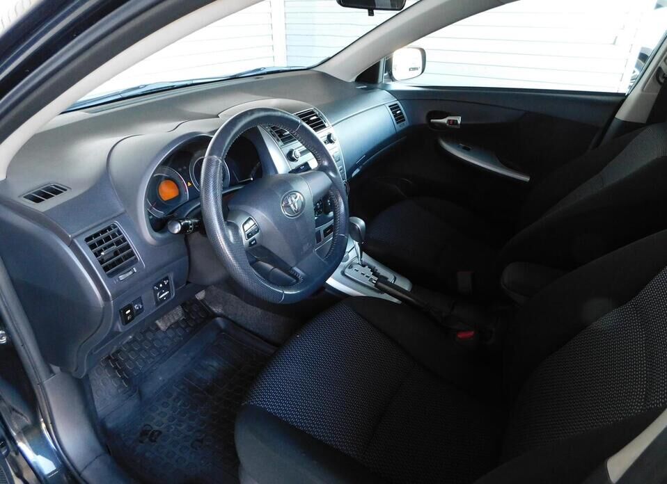 Toyota Corolla 1.6 AT (124 л.с.)