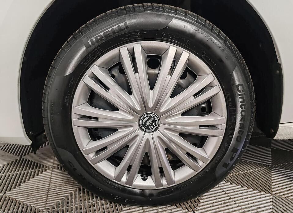 Skoda Rapid 1.6 MT (90 л.с.)