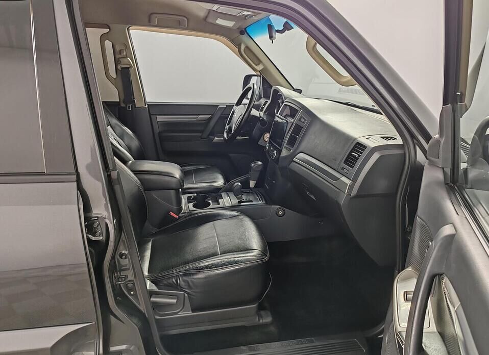 Mitsubishi Pajero 3.0 AT (174 л.с.) 4WD