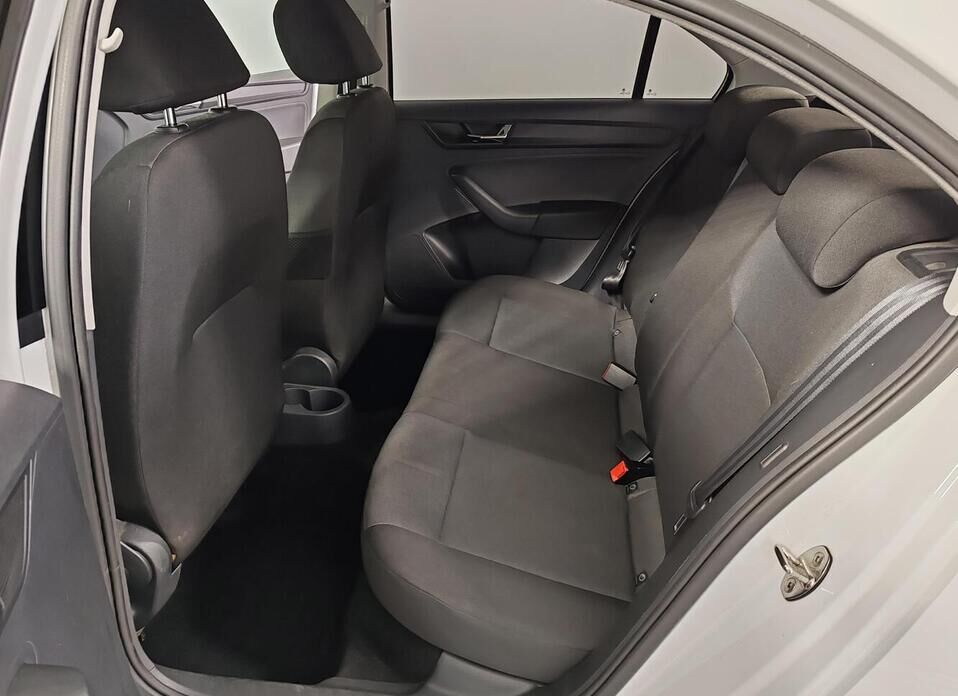 Skoda Rapid 1.6 AT (110 л.с.)