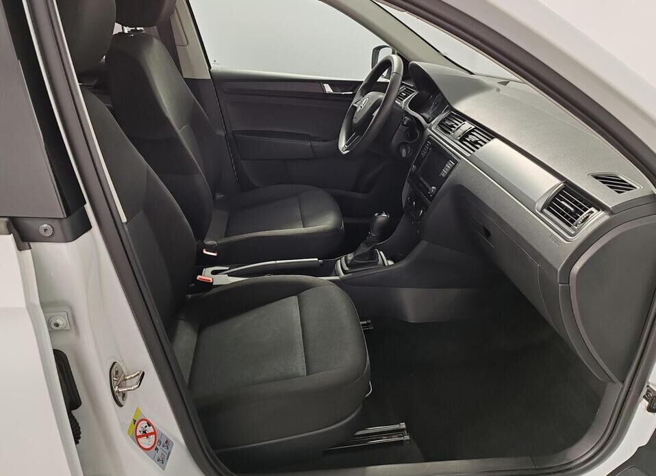Skoda Rapid 1.6 AT (110 л.с.)
