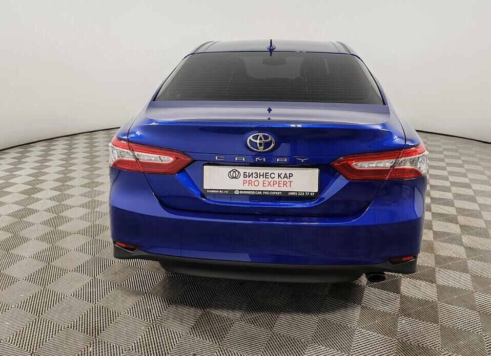 Toyota Camry 2.5 AT (200 л.с.)