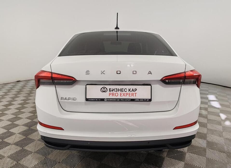Skoda Rapid 1.6 MT (90 л.с.)