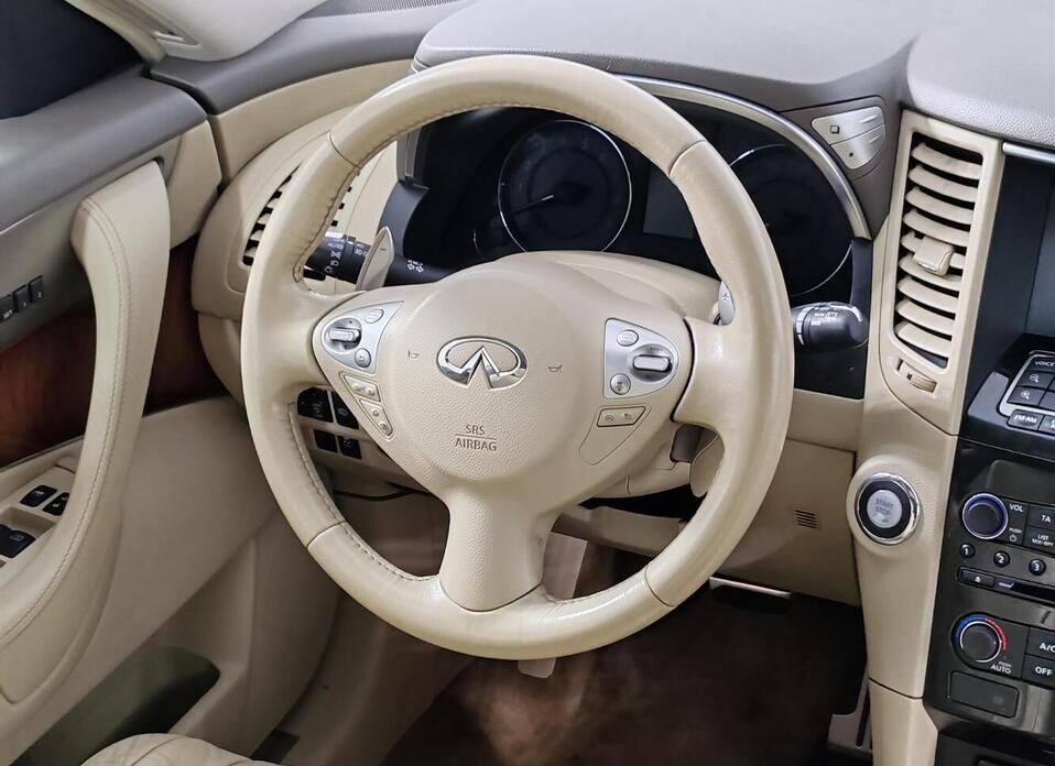 Infiniti FX FX37 3.7 AT (333 л.с.) 4WD