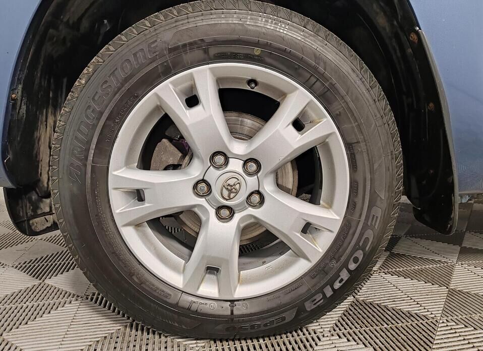 Toyota RAV4 2.0 AT (152 л.с.) 4WD