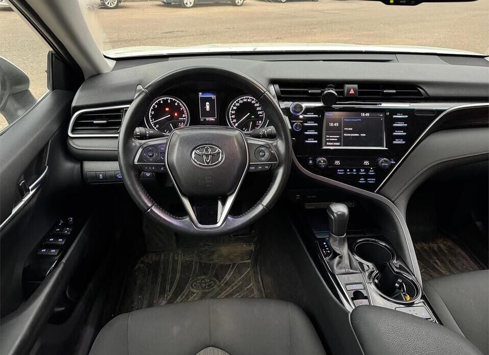 Toyota Camry 2.5 AT (181 л.с.)