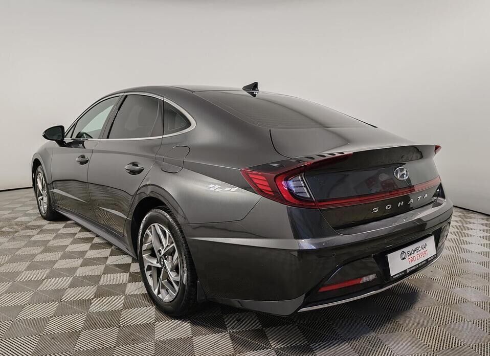 Hyundai Sonata 2.0 AT (150 л.с.)