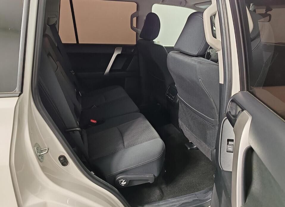 Toyota Land Cruiser Prado 2.8d AT (200 л.с.) 4WD