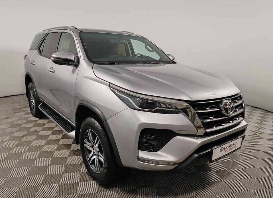 Toyota Fortuner 2.8d AT (200 л.с.) 4WD