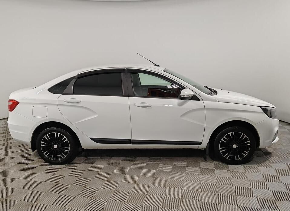 LADA (ВАЗ) Vesta 1.6 CVT (113 л.с.)