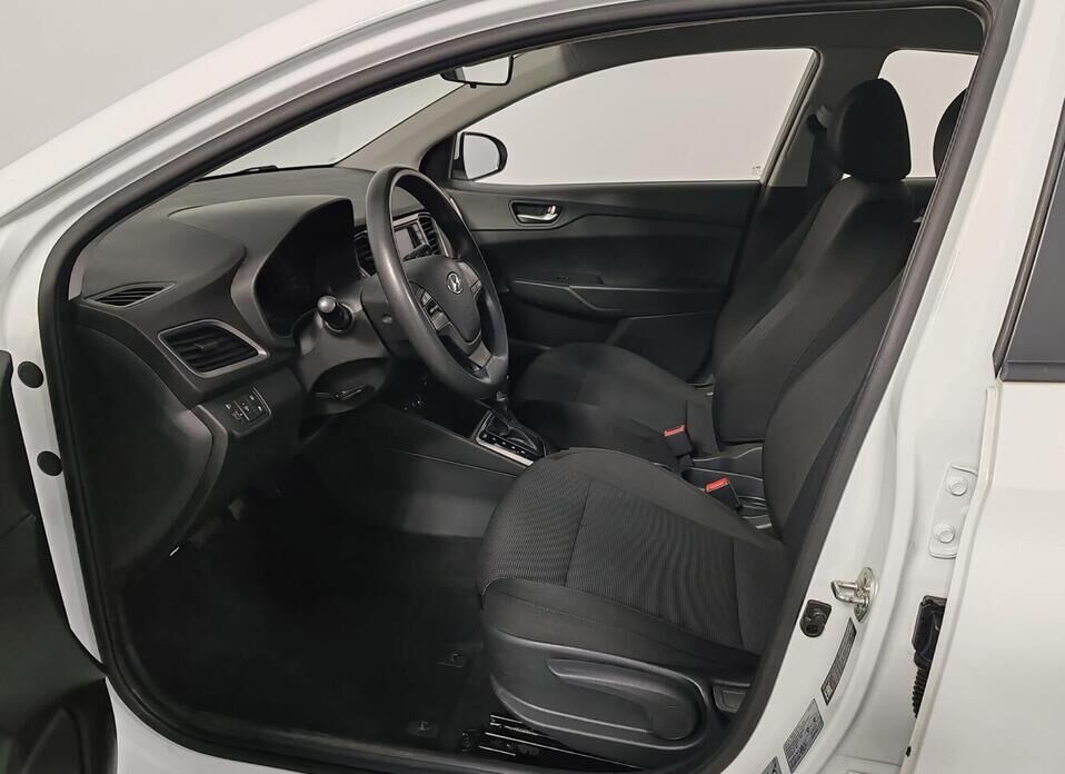 Hyundai Solaris 1.4 AT (100 л.с.)