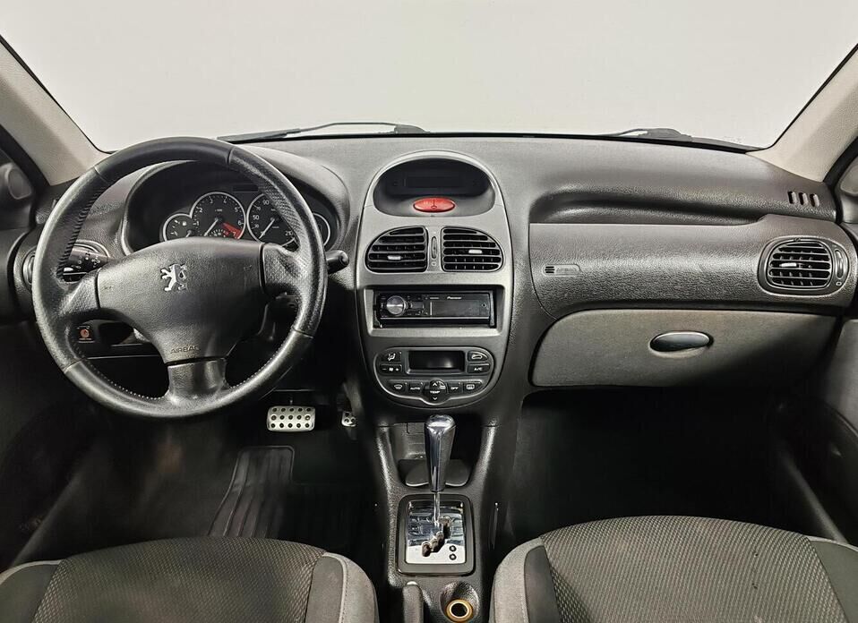 Peugeot 206 1.4 AT (75 л.с.)
