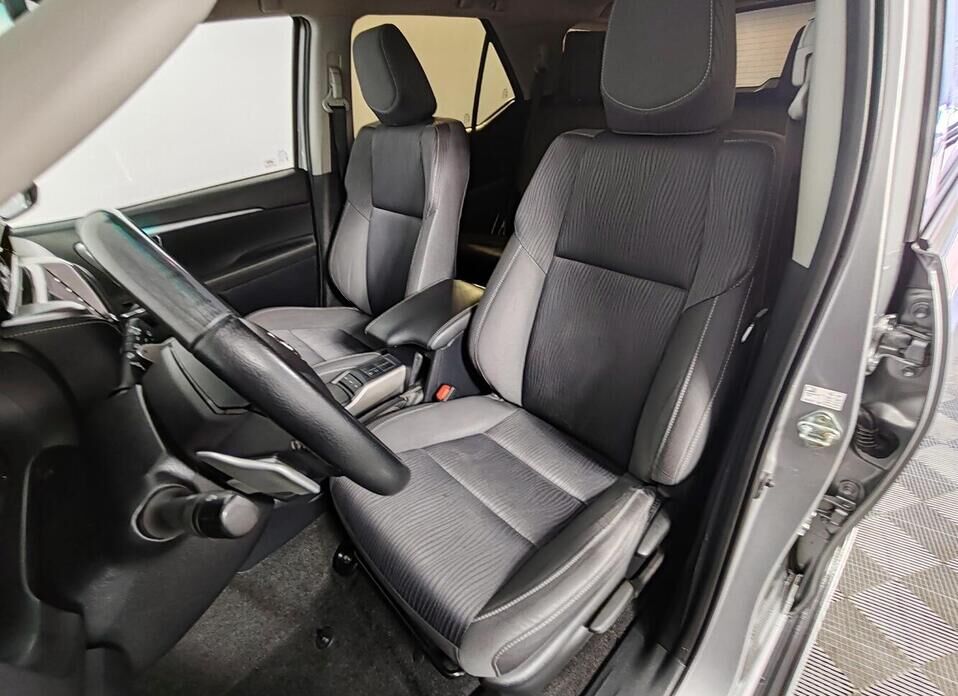 Toyota Fortuner 2.8d AT (200 л.с.) 4WD